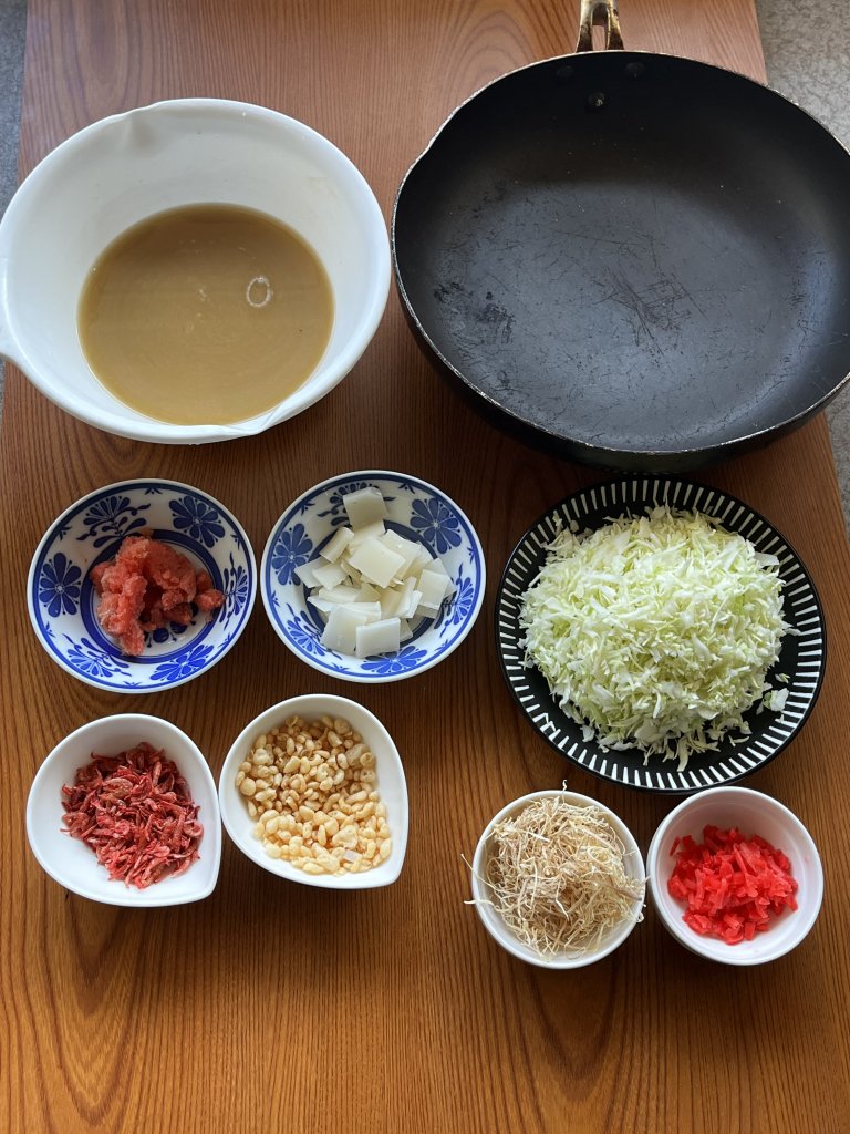 明太子もちチーズもんじゃ焼きをフライパンで作ります。具材はこちら。